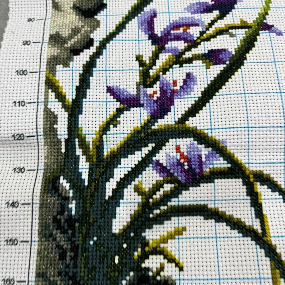 Pure handmade cross stitch finished plum, orchid, bamboo, chrysanthemum, and orchid. The corner of the staircase is small, 24 *