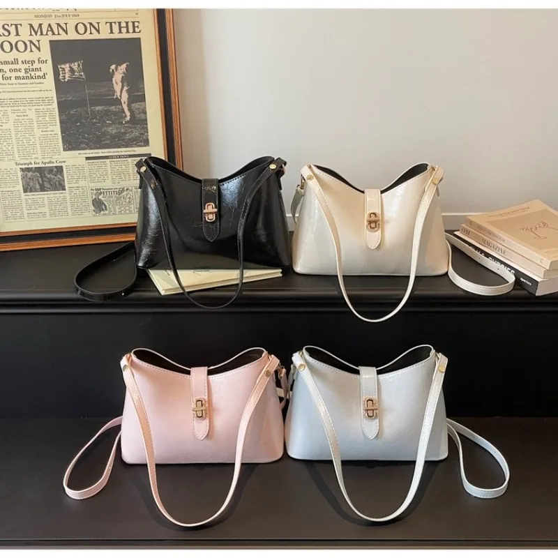 

Unique Trendy Diaper Bag Ladies Leather Handbag Crossbody Vintage Elegant Classic Casual Simple Stylish Luxury Tote Purse