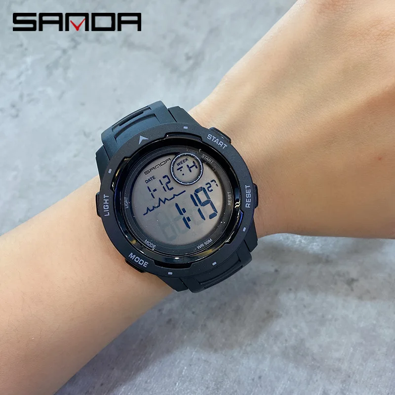 Men Watch Electronic Watch Leisure Sports Chronograph New Fashion 50M Waterproof Watch Personality Men's Watch Reloj De Hombre