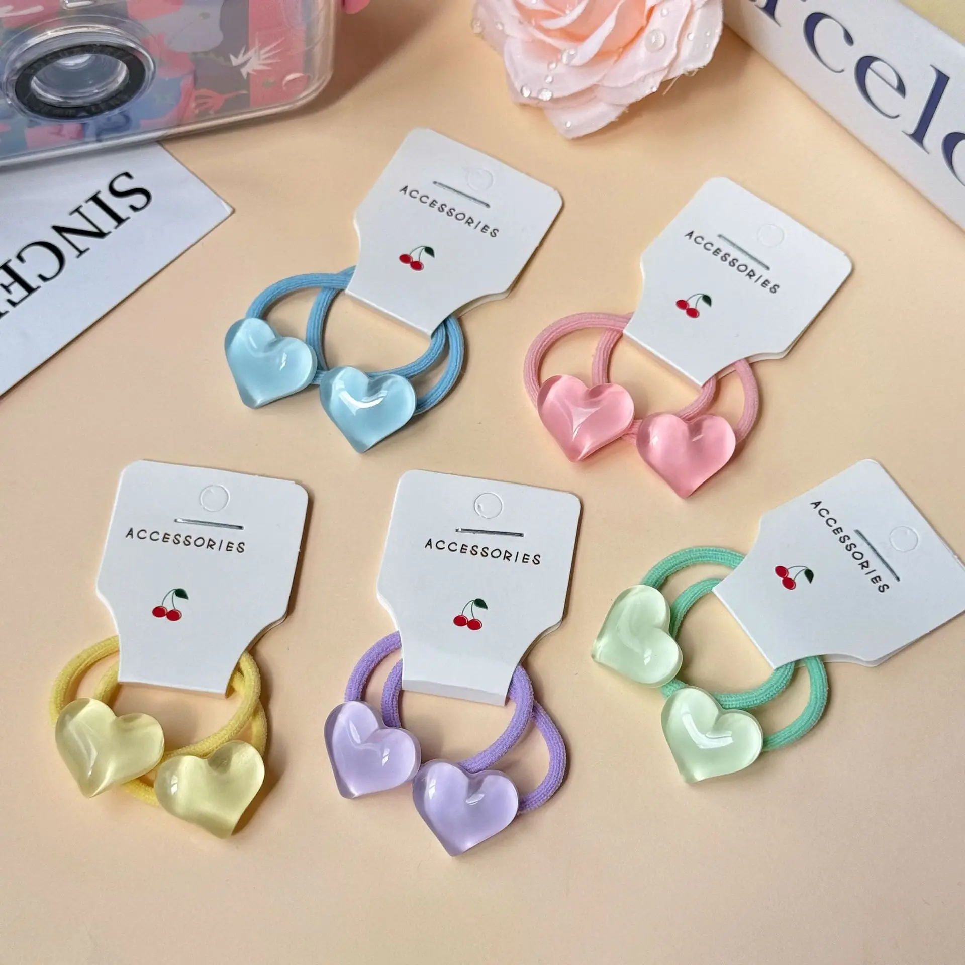 ربطات شعر للأطفال مكونة من قطعتين من أربطة صغيرة بلون الحلوى على شكل قلب خوخي وخالية من العقبة المطاطية الناعمة القابلة للتمدد للأطفال الصغار