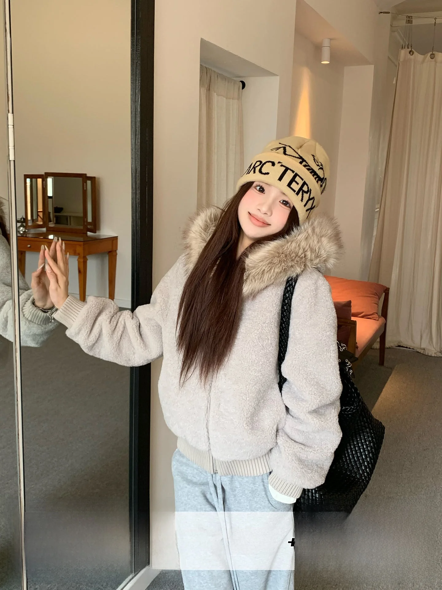 

Утепленная женская зимняя куртка с воротником из овечьей шерсти, мягкая, уютная, приталенная, короткая верхняя одежда в стиле ретро, на молнии, с длинными рукавами