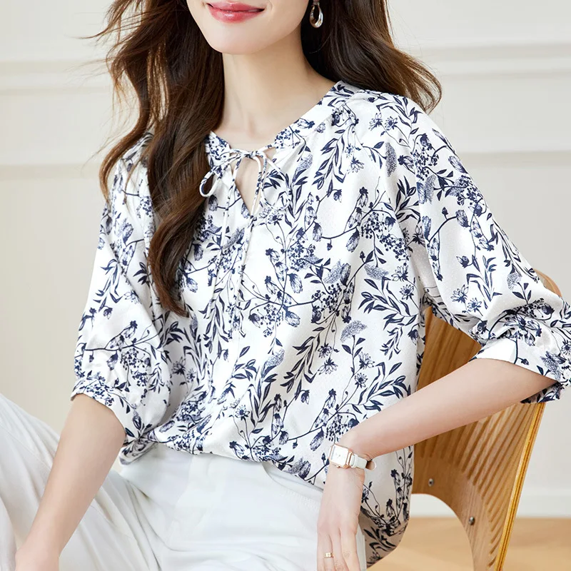 

Новая женская летняя блузка в китайском стиле с сине-белым фарфоровым принтом, V-образным вырезом, поясом, рукавом 3/4, свободного кроя, для делового и повседневного стиля