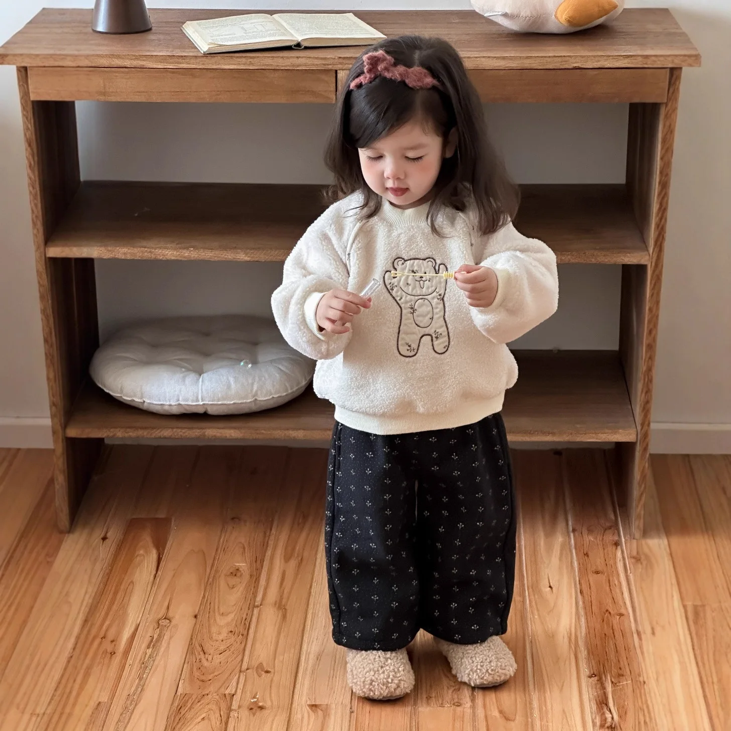 

2026 Winter New Children Warm Plush Sweatshirt Baby Girl Cartoon Pullover Kids Fleece Tops Toddler Boys Cute Bear Sweatshirt