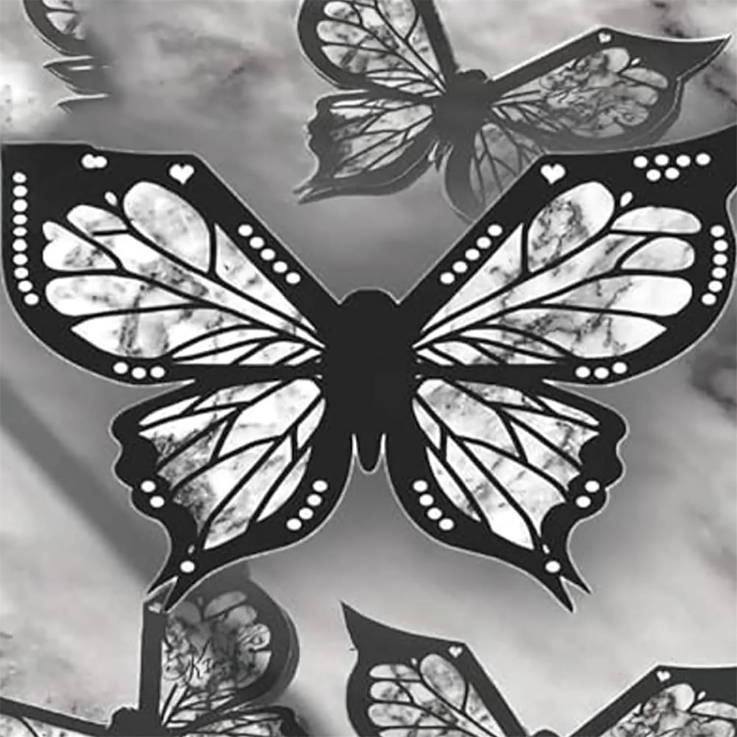 Transformez votre jeu de maquillage avec l'outil de pochoir d'eye-liner de précision impeccable pour un look époustouflant en un glisser! Ce flexible et