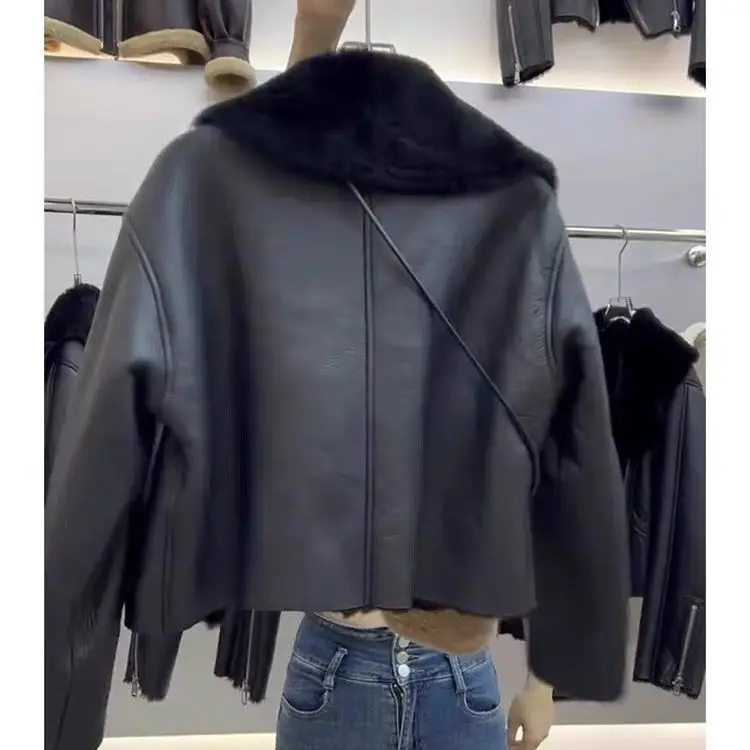 Women's 2025 Autumn Winter New Leather Jackets Feminine Lapel Short Style Fashion Motorcycle Jackets Long Sleeve Faux Fur Coats