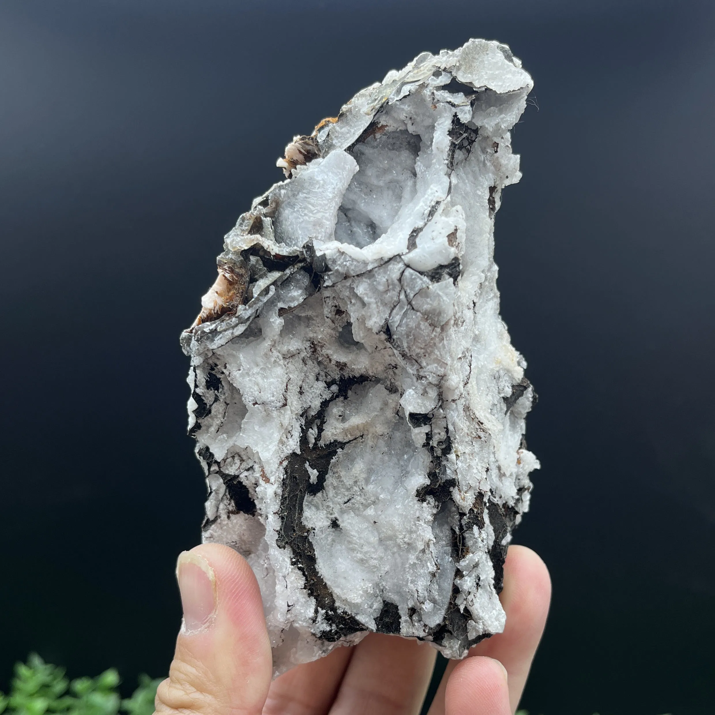 Natural calcite limonite and salt stone symbiotic ore crystal quartzite mineral specimen wind water healing stone crystal