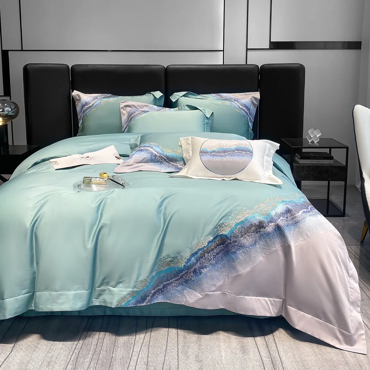 

Long staple cotton mountain and sea embroidery four piece set of pure cotton simple contrasting color bedding