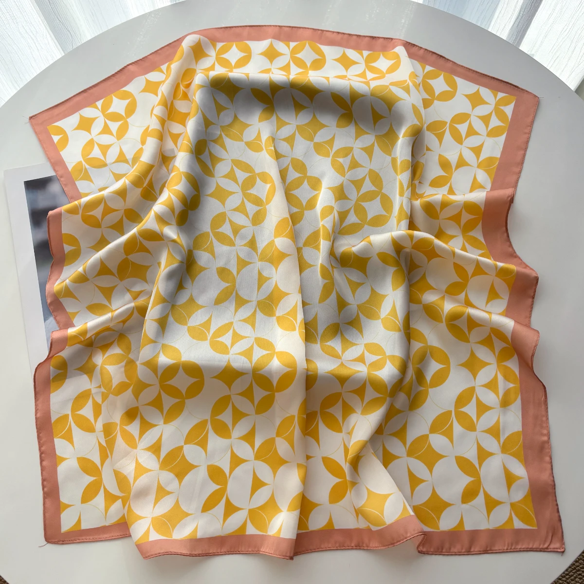 Bufanda cuadrada con estampado de diseño, pañuelo con sensación de seda, chal para mujer, bufandas, pañuelo para la cabeza, lazos para el pelo