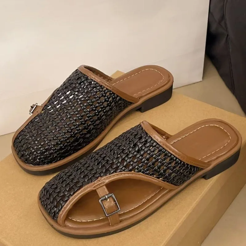 

Модные женские тапочки Baotou с вырезами для лета 2025, универсальные плетеные сандалии на низком каблуке в римском стиле