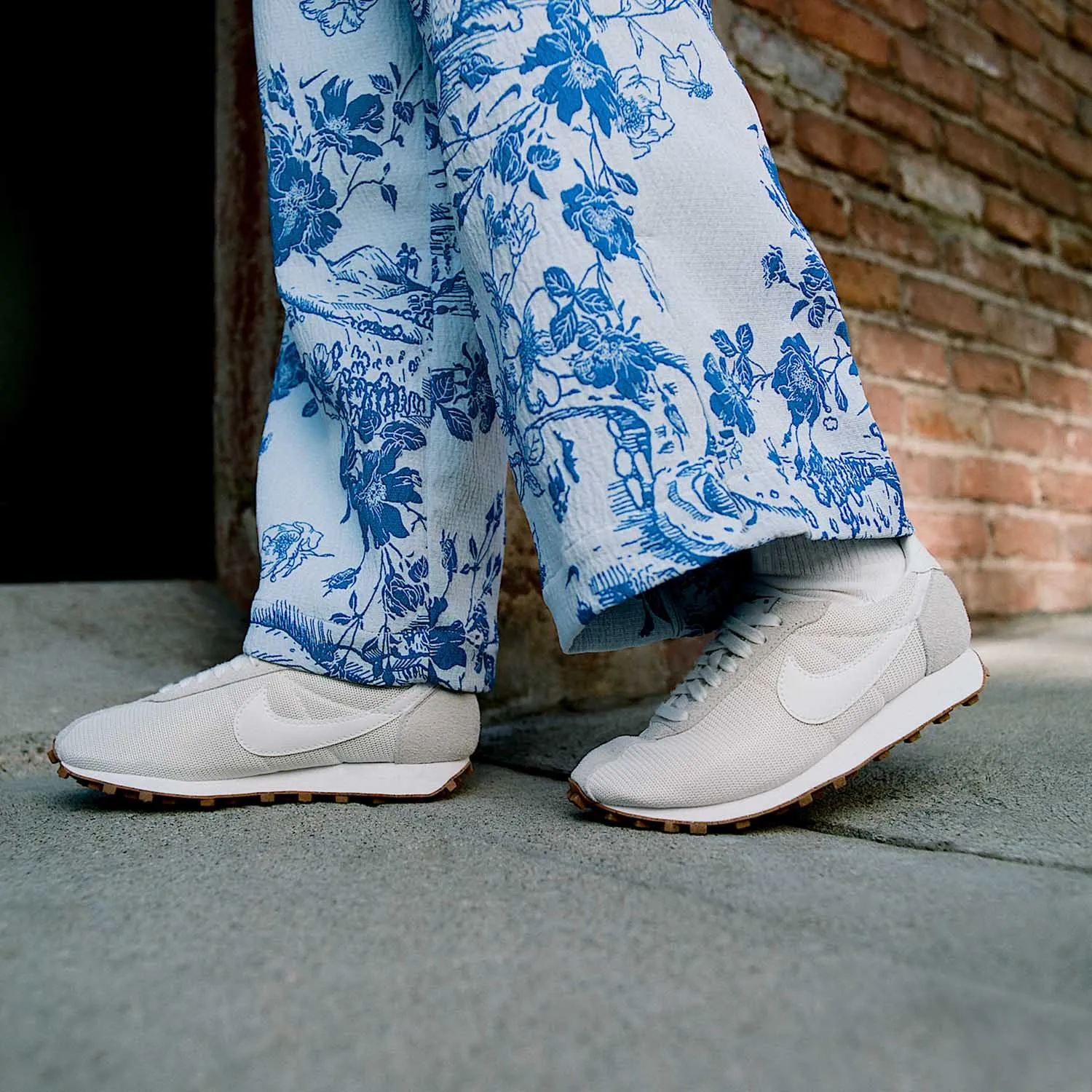 

Nike genuine LD-1000 Women's Durable Lightweight Outdoor Casual Shoes HF3227-101