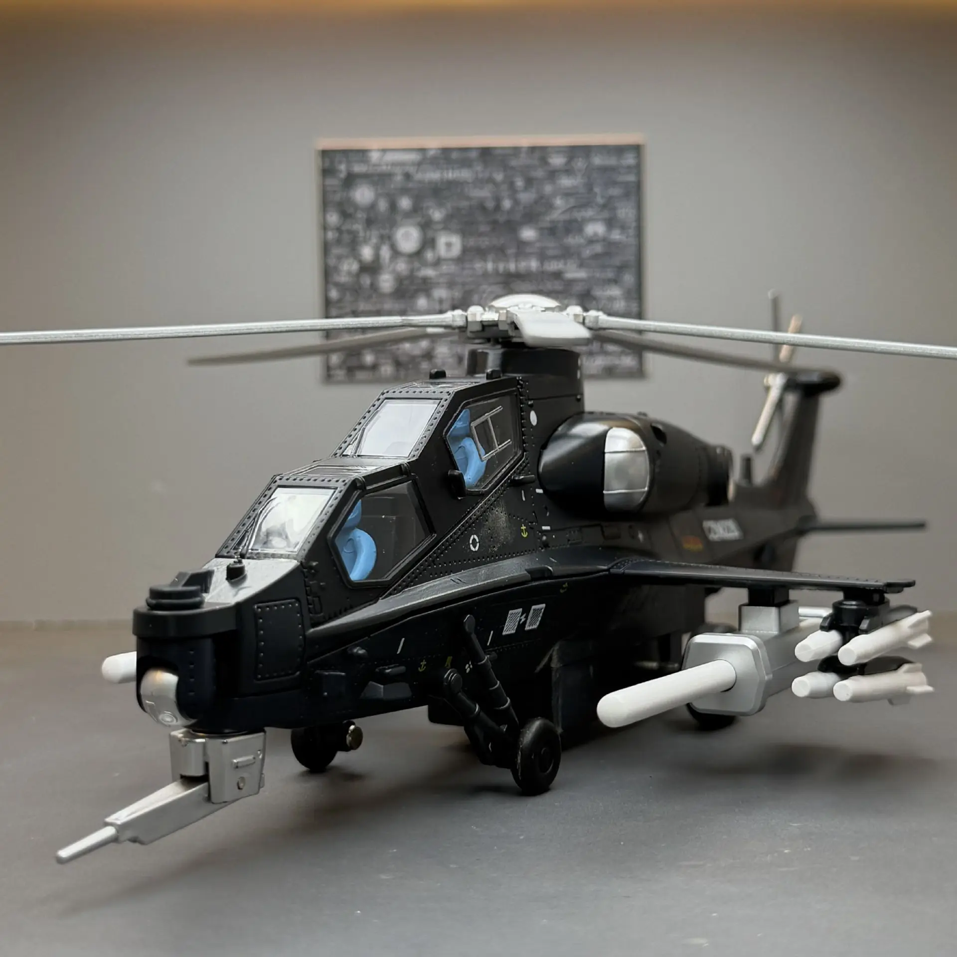 

Car-caused Alloy Military 1 To 53 WZ-10 Helicopter with Sound and Light Pull-back Children's Toy Model Ornament