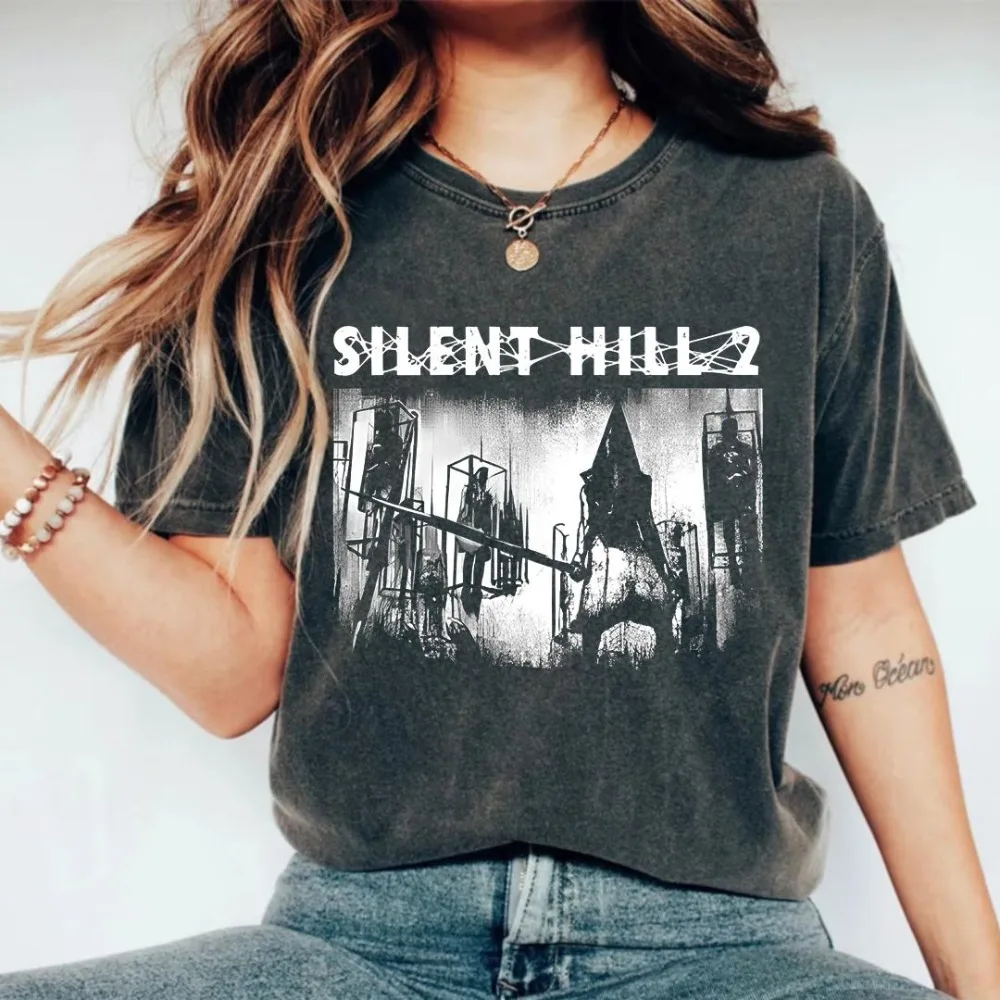 Triangle Head T-shirt: Retro Silent Hill 2 Game Player T-shirt Four Seasons New Style Unisex Casual and Fashionable T-shirt