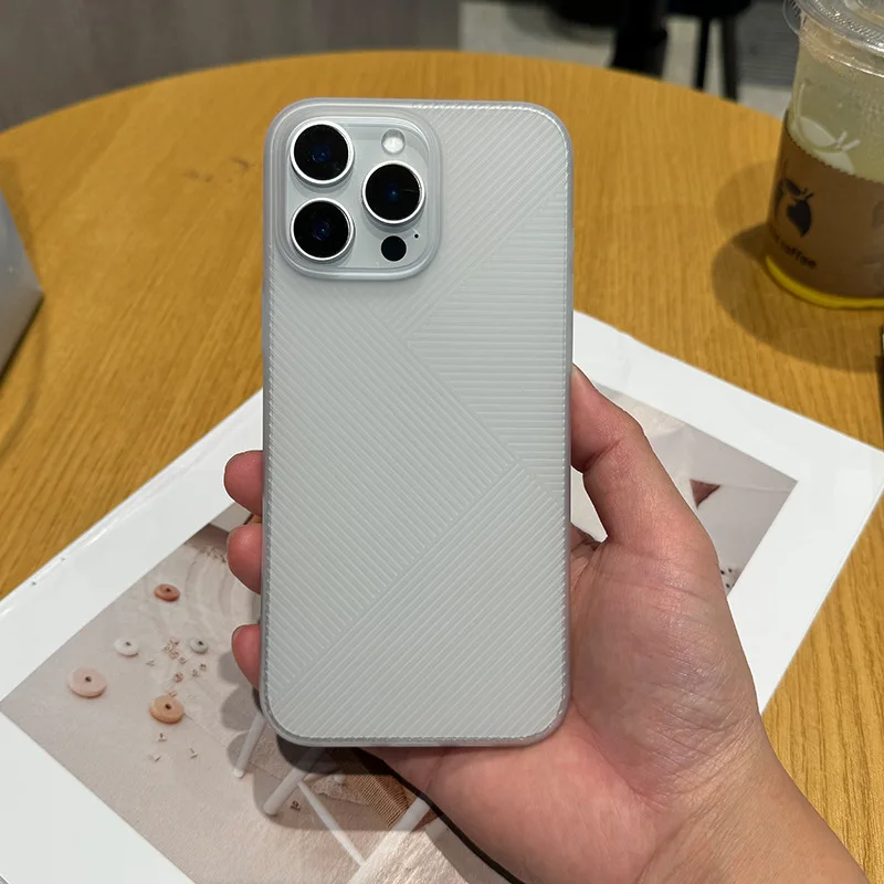 Luxuriöse matte, ultradünne Hülle mit geometrischer Textur für iPhone 17, 16, 15, 14 Pro Max, 17 Air – stoßfeste, durchscheinende Panzerhülle für Herren – Detail 24