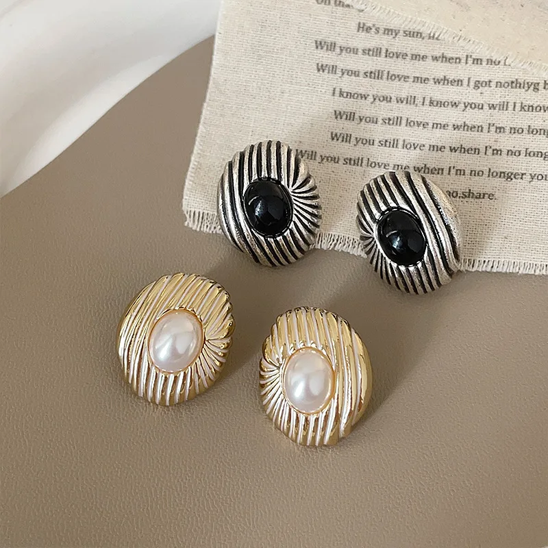 

Retro French Oval Striped Metal Pearl Stud Earrings for Women Textured Geometric 925 Silver Needle Dangle Earrings Charm Jewelry