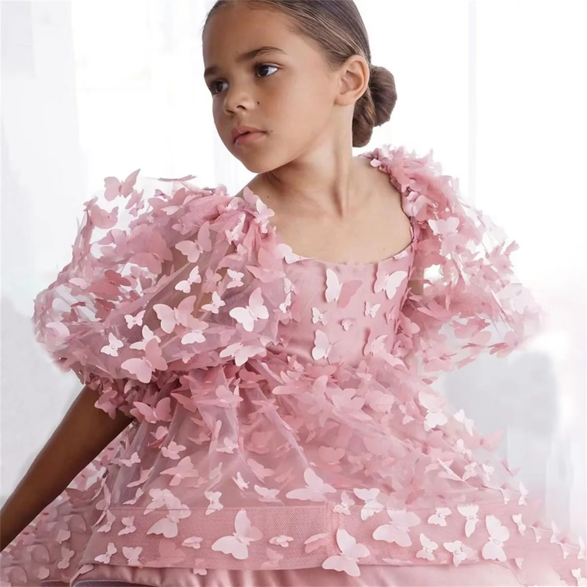 

Lovely Pink Puffy Sleeves Flower Girl Dress For Wedding 3D Butterfly Appliques Backless Birthday Party First Communion Gown