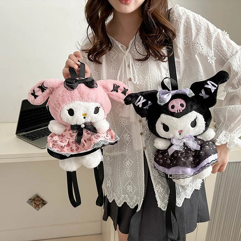 กระเป๋าเป้สะพายหลัง plushie Sanrio Plush Kuromi My Melody กระเป๋าสะพายไหล่ความจุขนาดใหญ่ Kawaii Plush ยัดไส้ของขวัญสำหรับเด็กตุ๊กตา Stitch