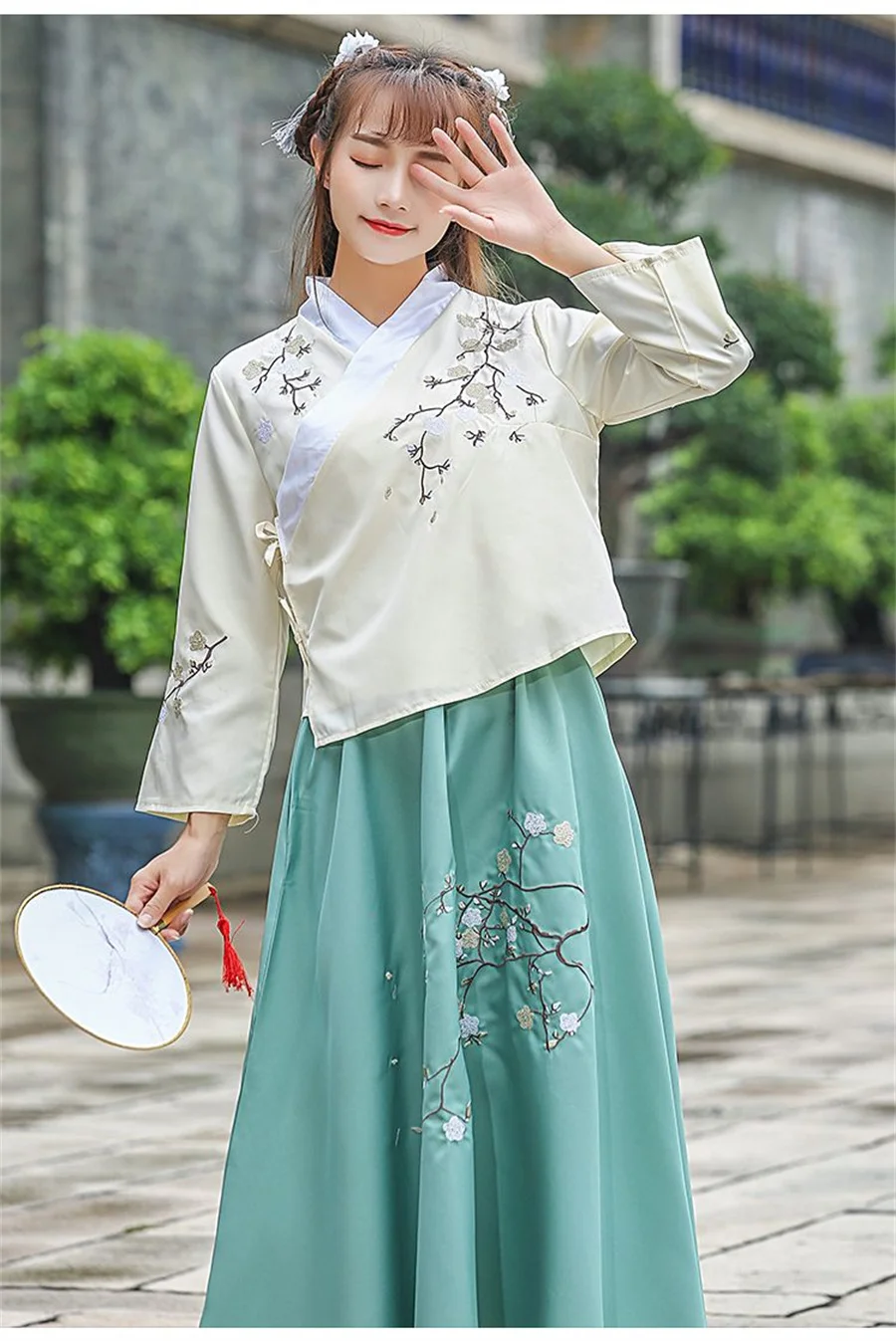 Verbesserte Hanfu Damen zweiteilige Cheong sam Kleidung Sommer chinesischen Stil bestickte Disc Button Hose Retro zweiteiligen Anzug