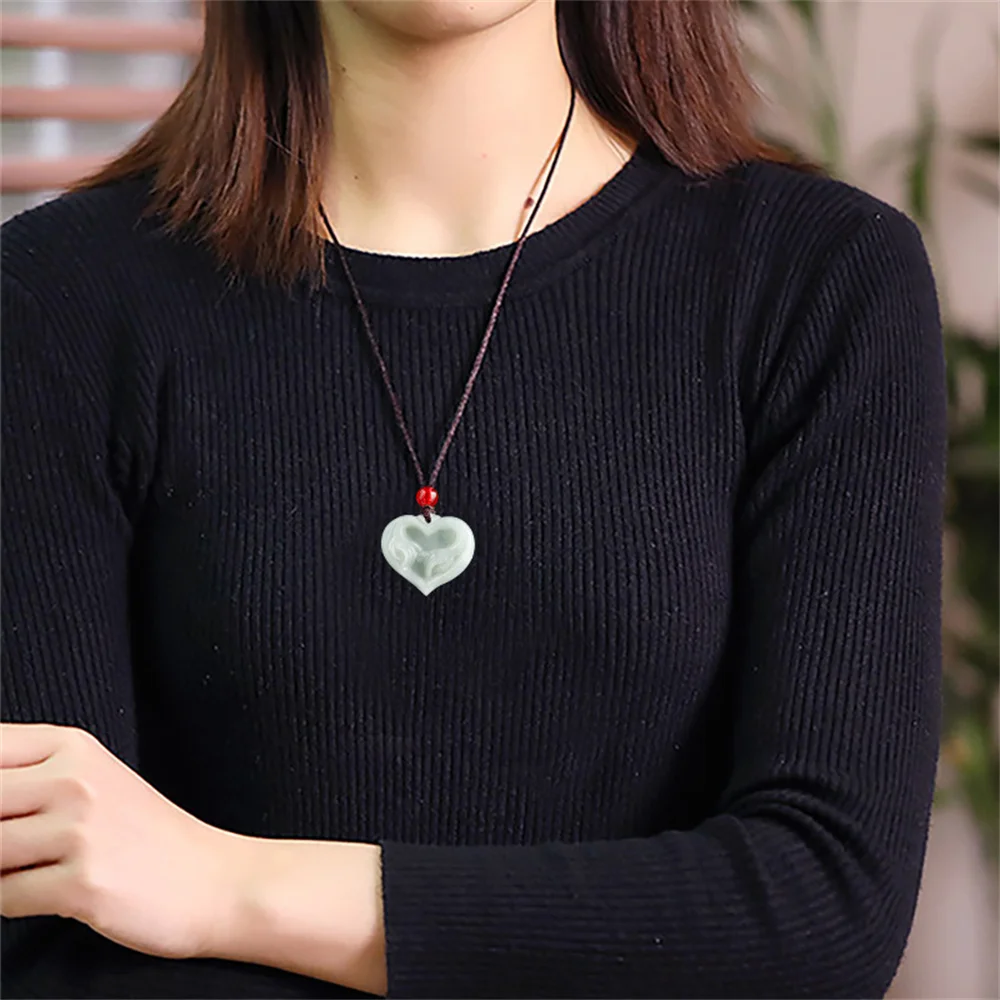 سحر الجاديت الأخضر الطبيعي منحوتة اليد القلب تصميم العشاق قلادة تميمة قلادة شهادة الفاخرة اليشم خمر المجوهرات