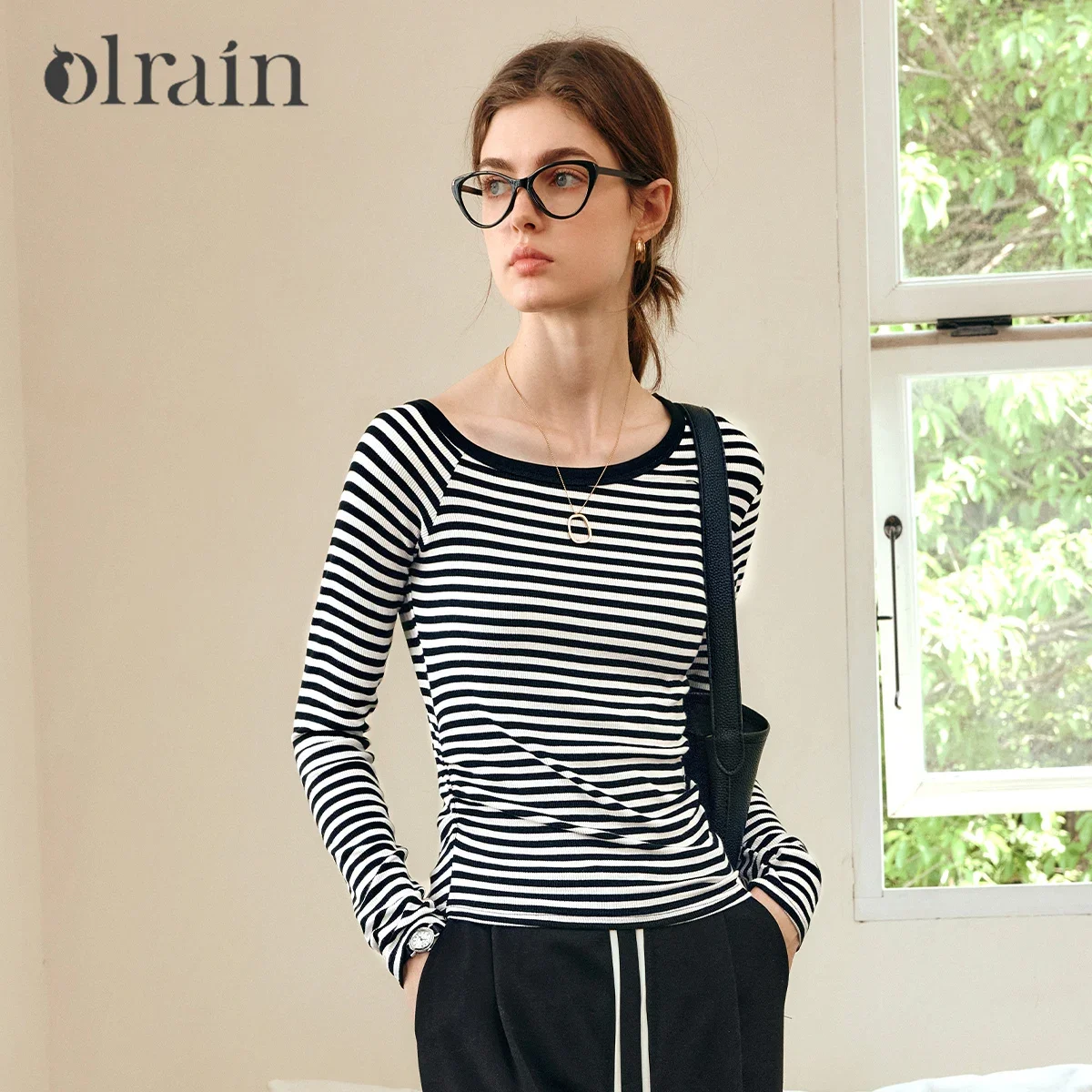

OLrain Skew Neck T-shirt Women 2025 Spring Vintage Irregular Slim Fit Striped Cotton Folds Long Sleeve Pullovers M57CT96115