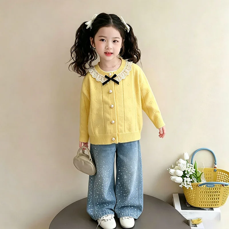 Neues Frühlingsoutfit für Mädchen: Gestrickter Kinder-Cardigan mit Spitzenkragen für Babymädchen – Detail 3