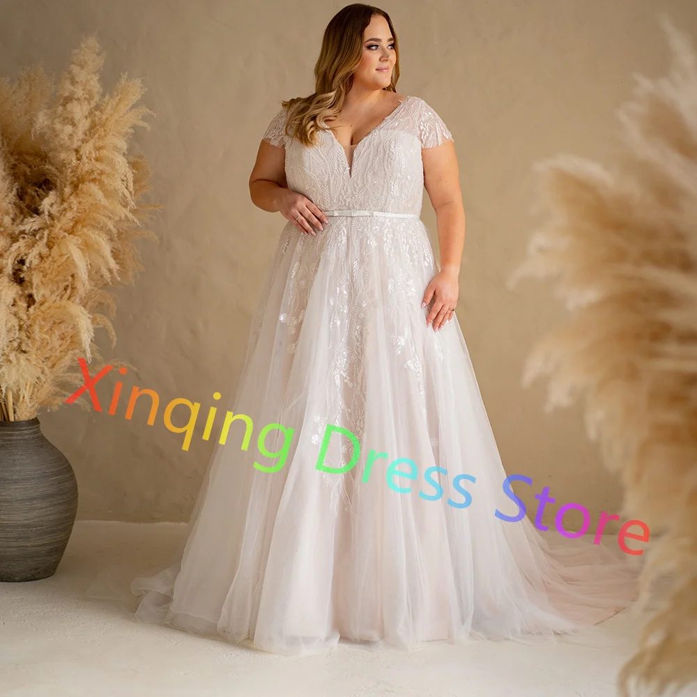 Plus Size Tulle scollo a v abiti da sposa classico maniche corte Lace Up Back Sweep Train Appliques corsetto abiti da sposa su misura