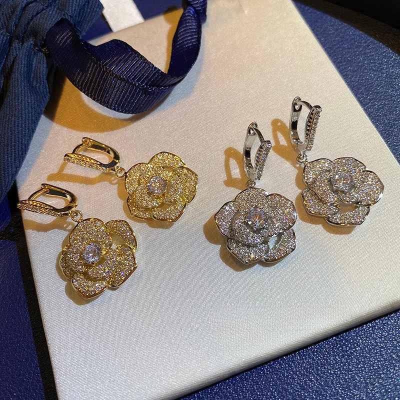 

Temperament Luxury Zircon Rose Earrings