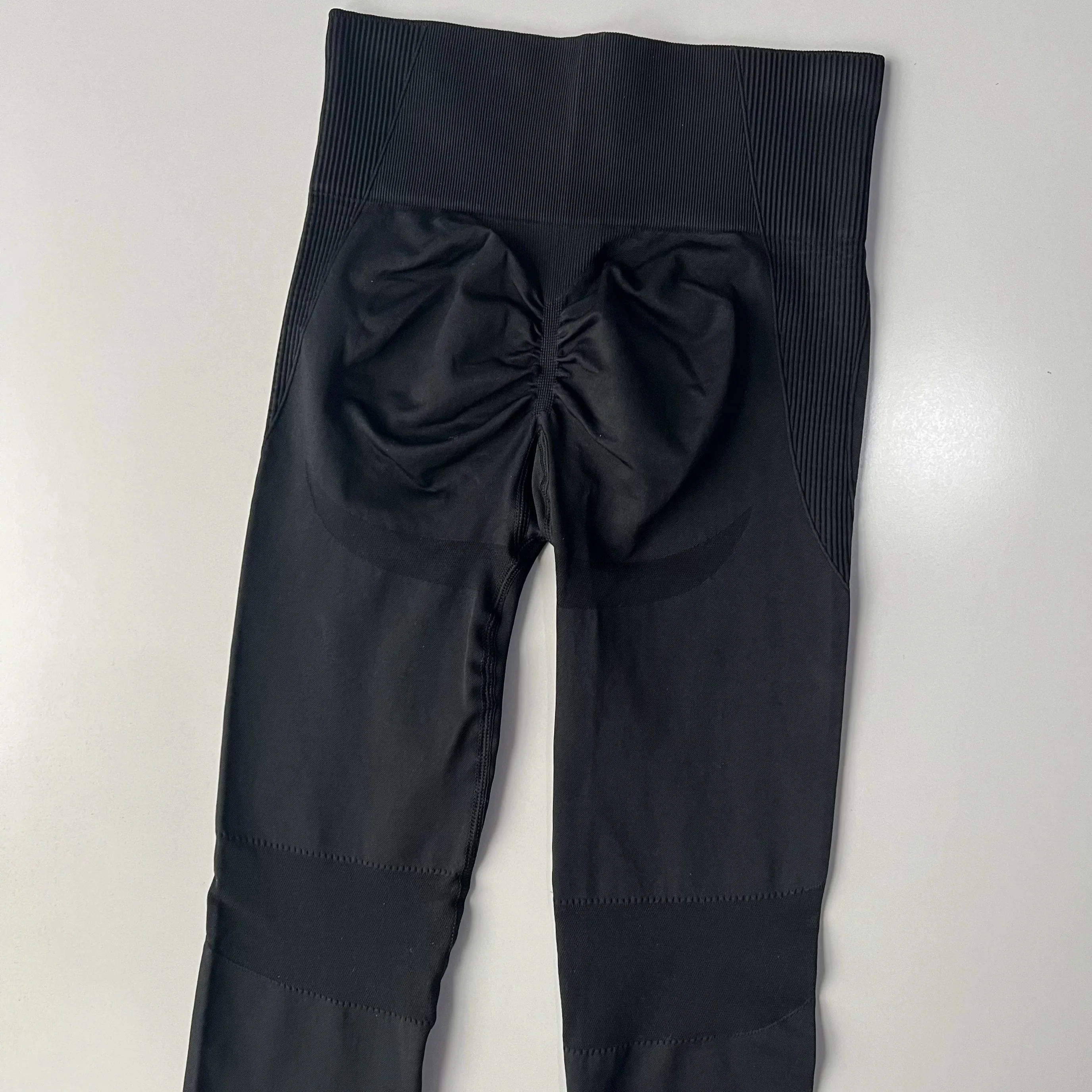 Sexy Rückendesign Fitness-BH für Frauen Pilates Stoßfester Lauf-Trainings-Top Sportliche Hosen Yoga-Outfit-Set – Detail 9