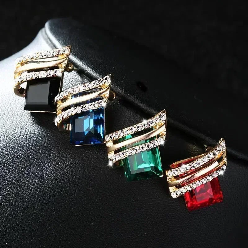 2026 Personalized Wings Earrings, New Trendy and Versatile Round Face  Geometric Quadrilateral Elite Women's Earrings