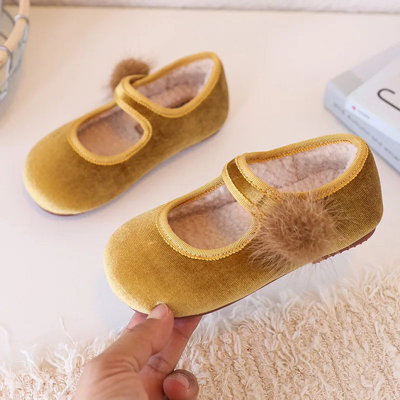 

Туфли на плоской подошве для маленьких девочек, модная Золотая бархатная зимняя теплая плюшевая детская повседневная обувь, детская студенческая обувь в стиле Мэри Джейн