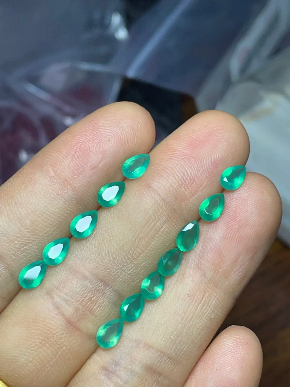 Factory Wholesale 100% Real Natural Pear Shape Green Agate Gemstone Loose Gems Diy Material for Jewelry