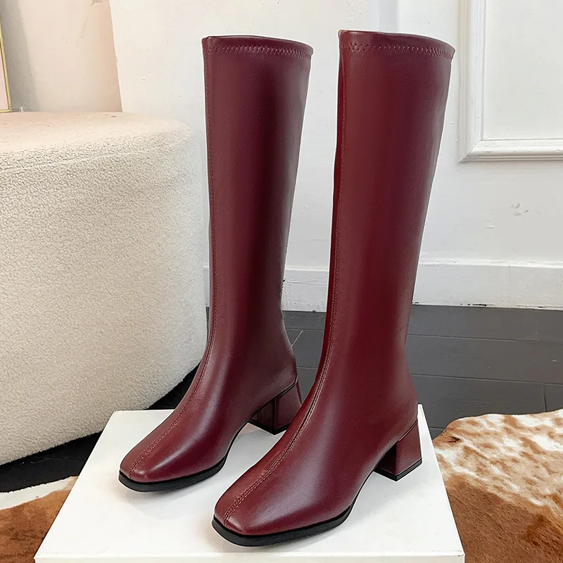 Bottes longues pour femmes, vente chaude de la saison, nouvelle version coréenne, bout carré, talon épais, bottes tendance, fermeture éclair latérale, talon haut