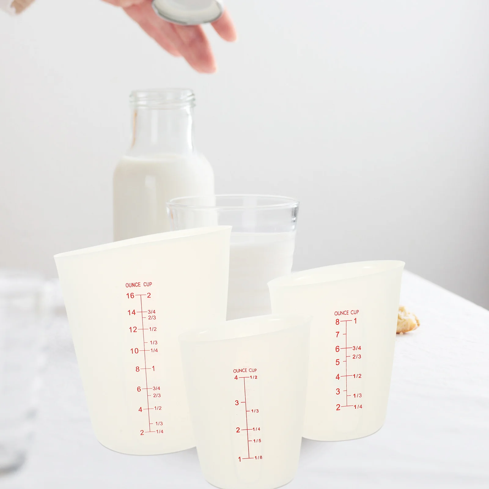 

3pcs Silicone Cups Set Thickened Liquid Baking Resin Graduated Large Capacity Milk Cup Kitchen Measuring Set Nesting
