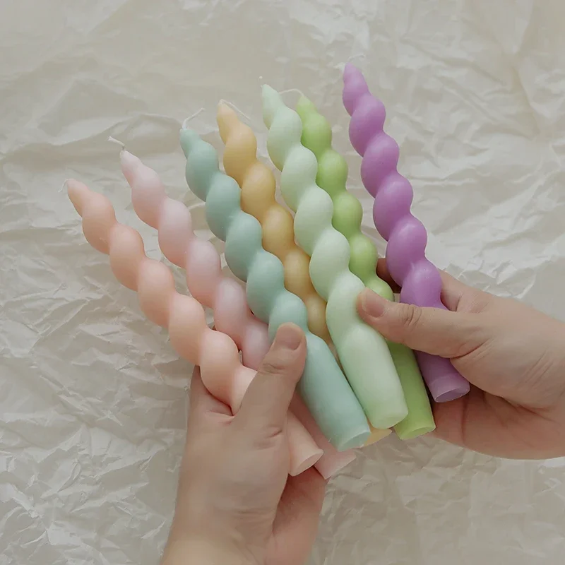 

1 Piece Spiral Twist Long Candle, Suitable For Home Decoration, Party Gatherings, Table Decoration, Holiday Velass