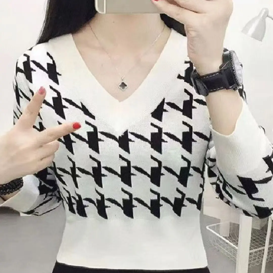 Women's Long Sleeve V-Neck Knit Sweater Casual Autumn Winter Korean Style Hand Teeth Design No Pillow Jumper