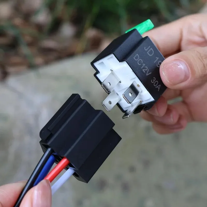 Auto Relay Fuse Vehicle Headlight Modification DC 12V/24V 4 Pin 5 Pin 30A Waterproof Car Automotive Relay with Socket