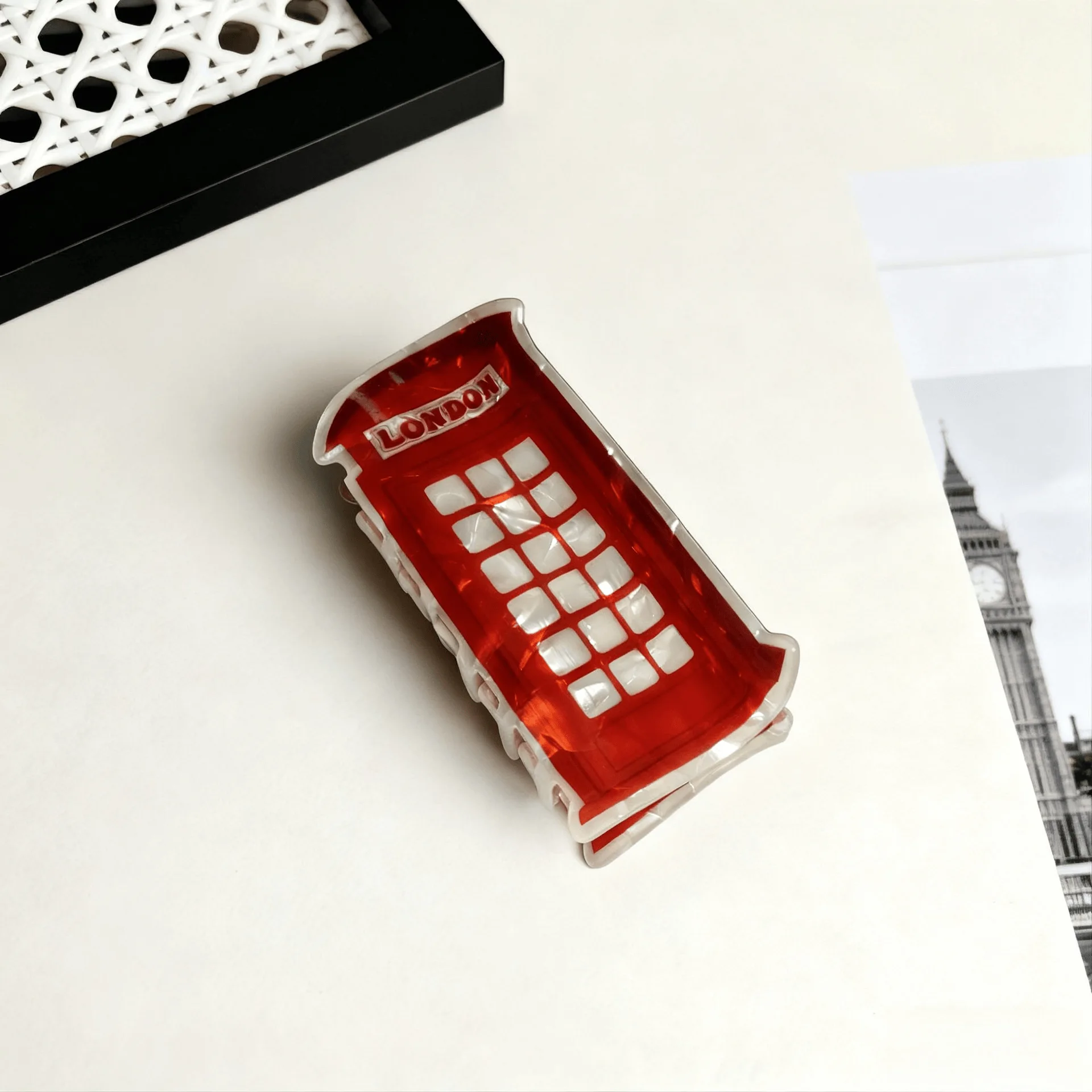 Muweordy London Style Telephone Booth Design Hair Claw Classic Retro Claw Clips Red Shark Clip إكسسوارات الشعر للنساء والفتيات