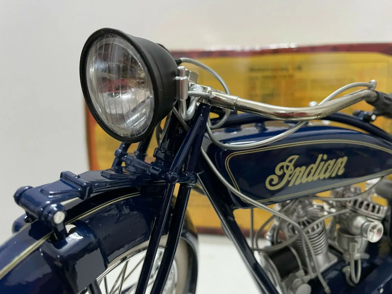 GuiLoy-Modelo de Metal Fundido, Escoteiro Indiano, 1920 Motocicletas, Escala 1:6, Novo na Caixa