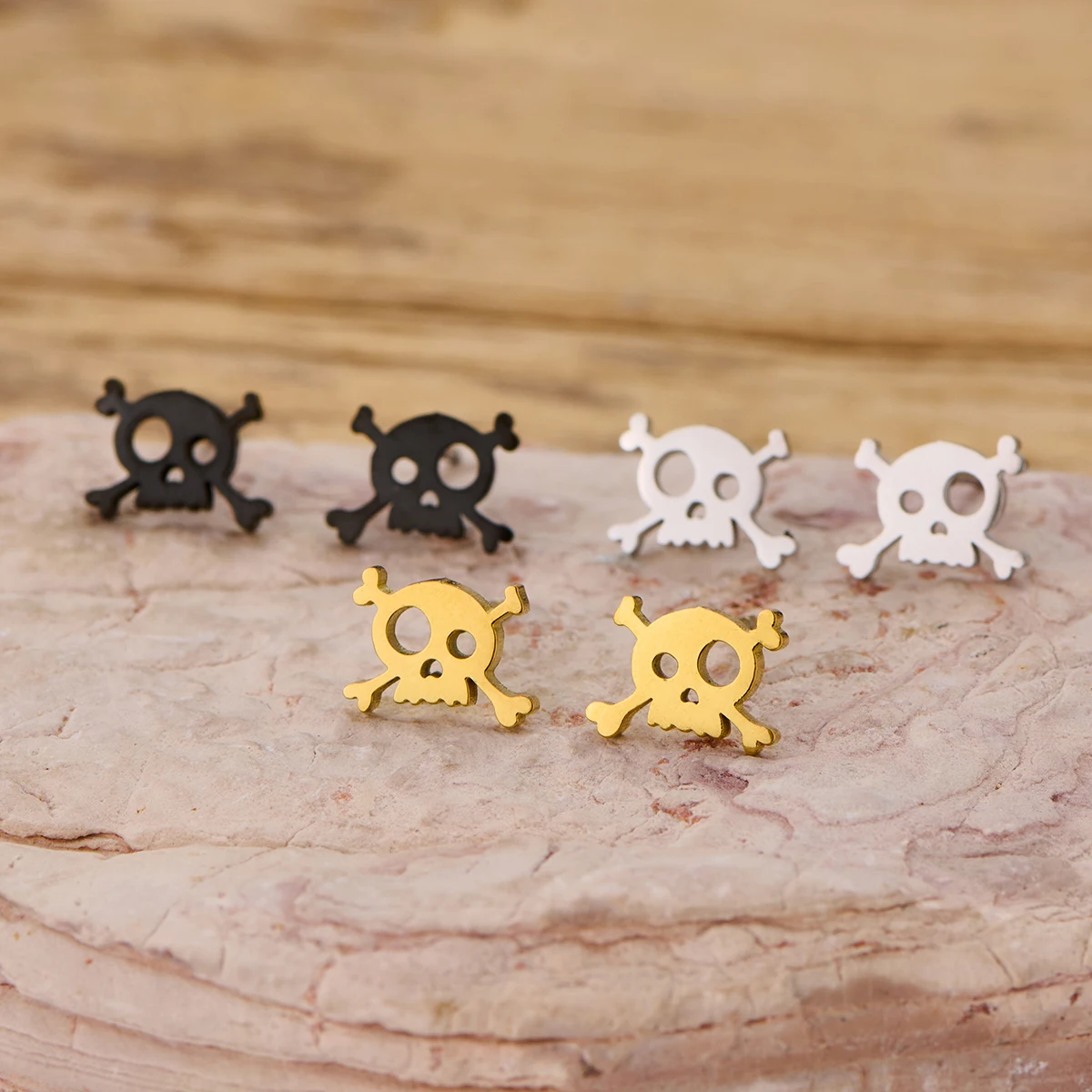Stainless Steel Gothic Hollow Skull Stud Earrings Men Punk Fashion Jewelry Boy Halloween Party Skeleton Earring Accessories