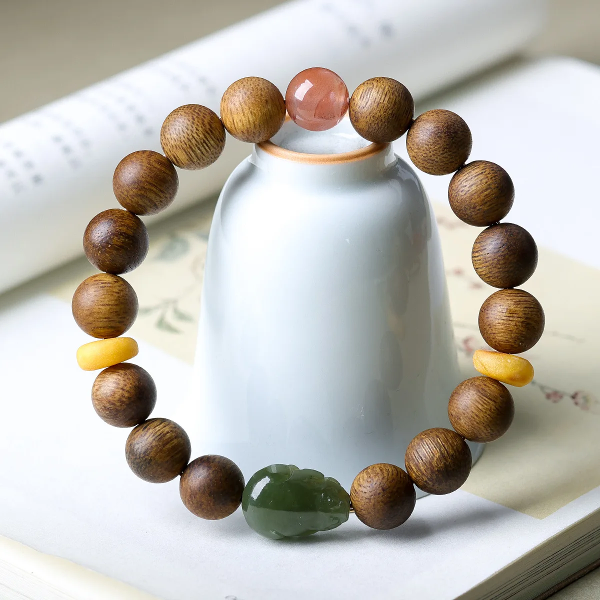 

New Chinese style Huang Qinan agarwood bracelet Original cultural game Hotan Jade Pixiu Chinese style bracelet