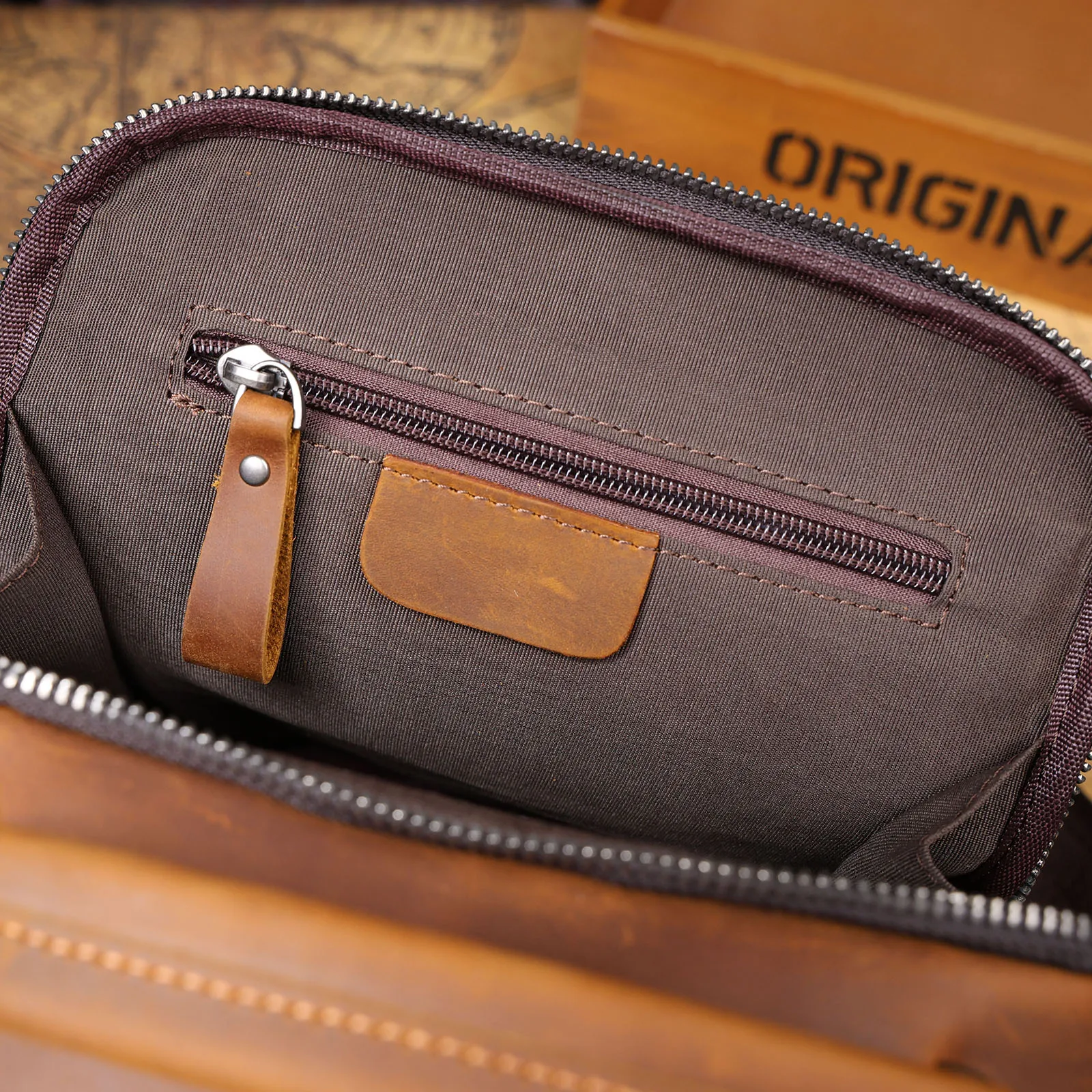 Vintage Leder-Umhängetasche für Herren, Lässige Crossbody-Tasche, Herren-Schultertasche aus Crazy-Horse-Leder, Handgefertigt – Detail 18