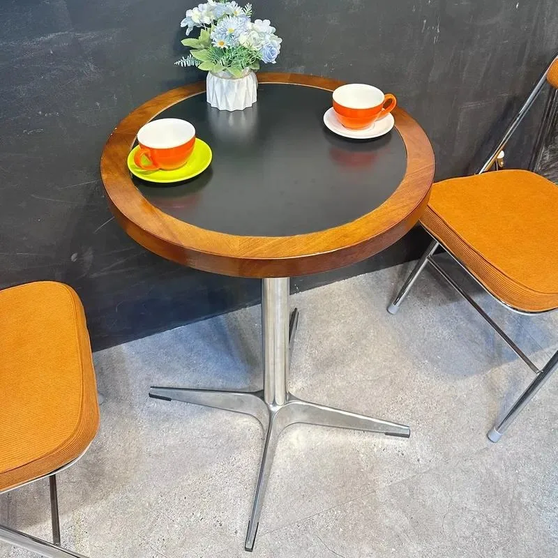 American Western Vintage Solid Wood Table and Chair Set for Dessert Baking Milk Tea Shop Commercial Restaurant Furniture