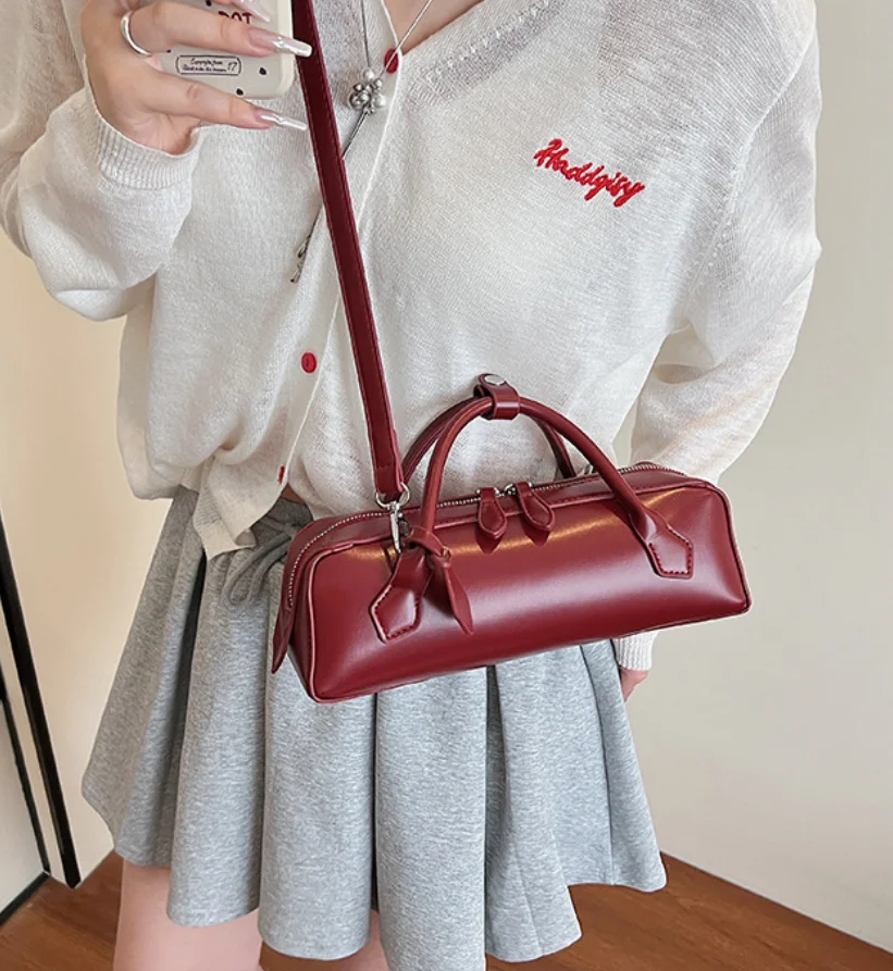 

French Retro Texture Tote Ladies Bag 2026 Summer Hundred Portable Single Shoulder Crossbody Weenie bag Casual Work Commuter sacs