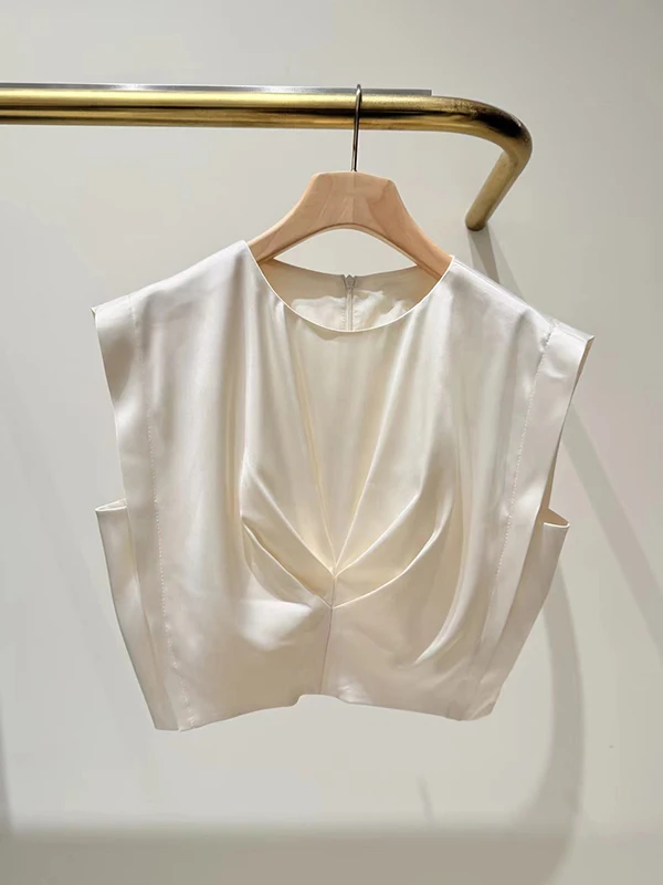 

Satin round Neck Sleeveless Gored Shirt French Style Waist-Cinching Natural Draping Short Length Polyester Blend