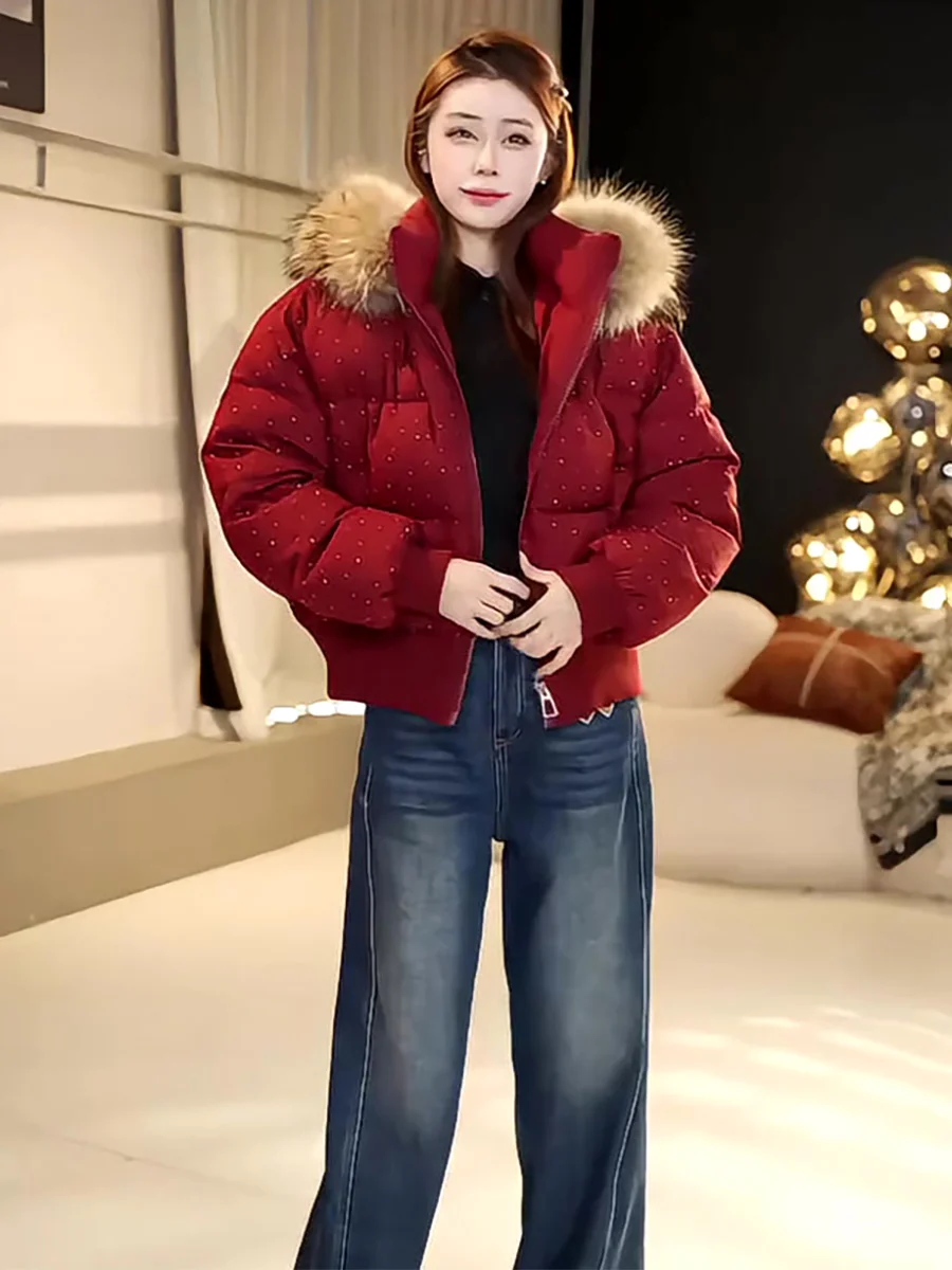 

Женская зимняя куртка-пуховик 2025 года, красная, с наполнителем из 90% белого утиного пуха, теплая, с капюшоном и большим меховым воротником, повседневная, стильная