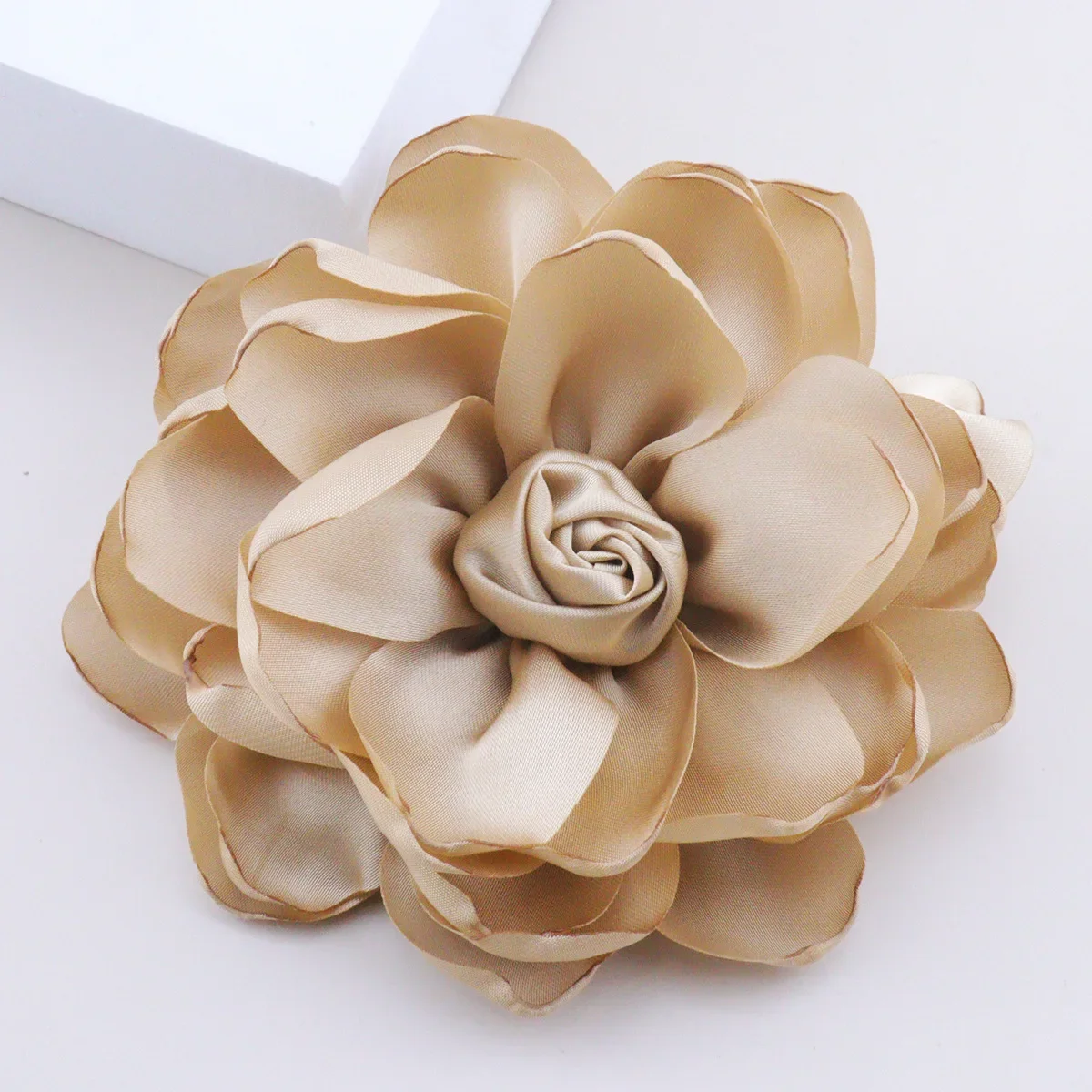 10cm French Handcrafted Rose Corsage Fabric Brooch Exquisite High-End Flower Pin for Elegant Backpack Accessories