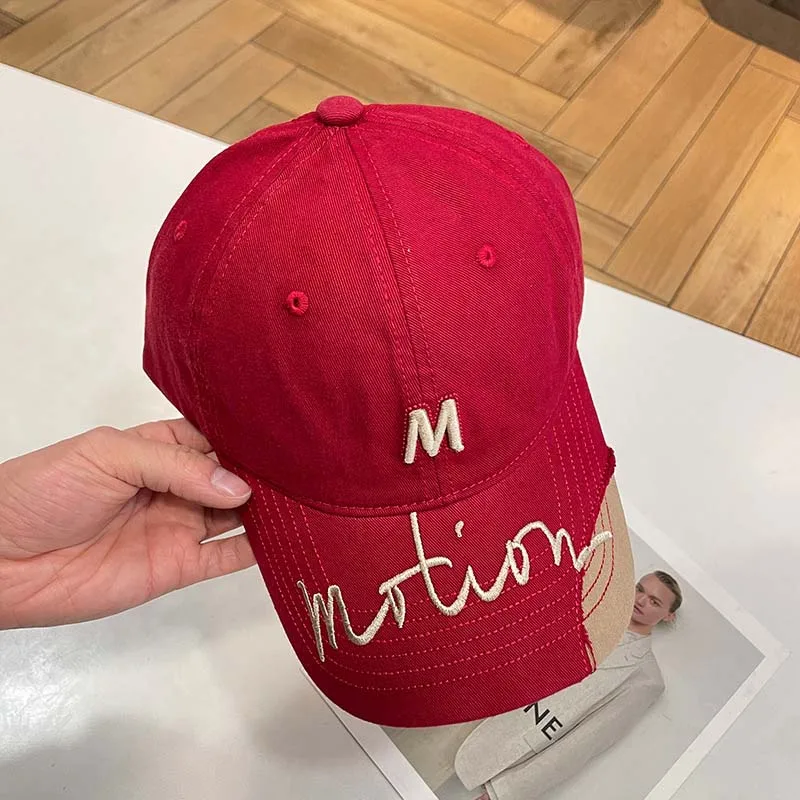Nuovo stile coreano Primavera Lettera M Berretto da baseball ricamato INS Hot Retro Visiere alla moda da donna Berretto sportivo da uomo da escursionismo avanzato