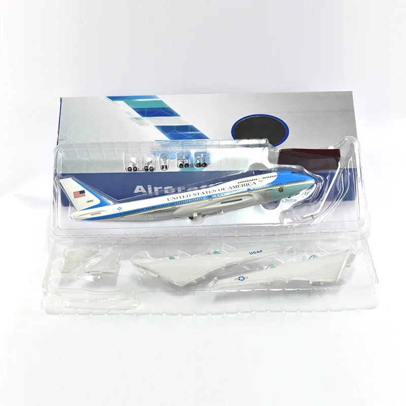 Avión a escala 1:150 B747 Air Force One Airways, modelo de avión de colección de resina con ruedas y juguetes de luz Led para niños, Aviatio
