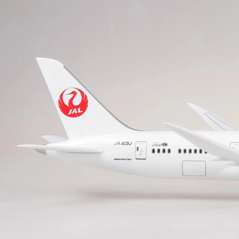 1:130 Scale 43cm 787 Boeing Aircraft Japan Air B787 Airplane Model Die-Cast Resin Aircraft Ornament with LED Lights