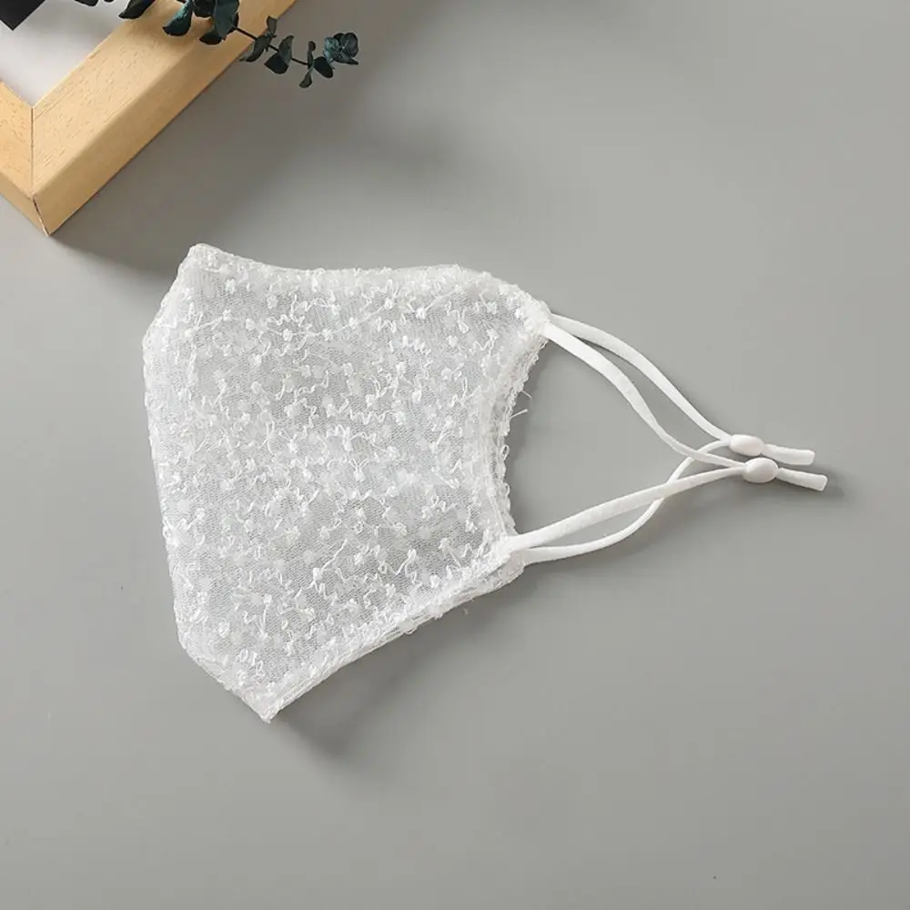 Masker renda pelindung matahari wanita, penutup wajah tabir surya tali yang bisa disesuaikan, masker motif bunga salju gantung musim panas