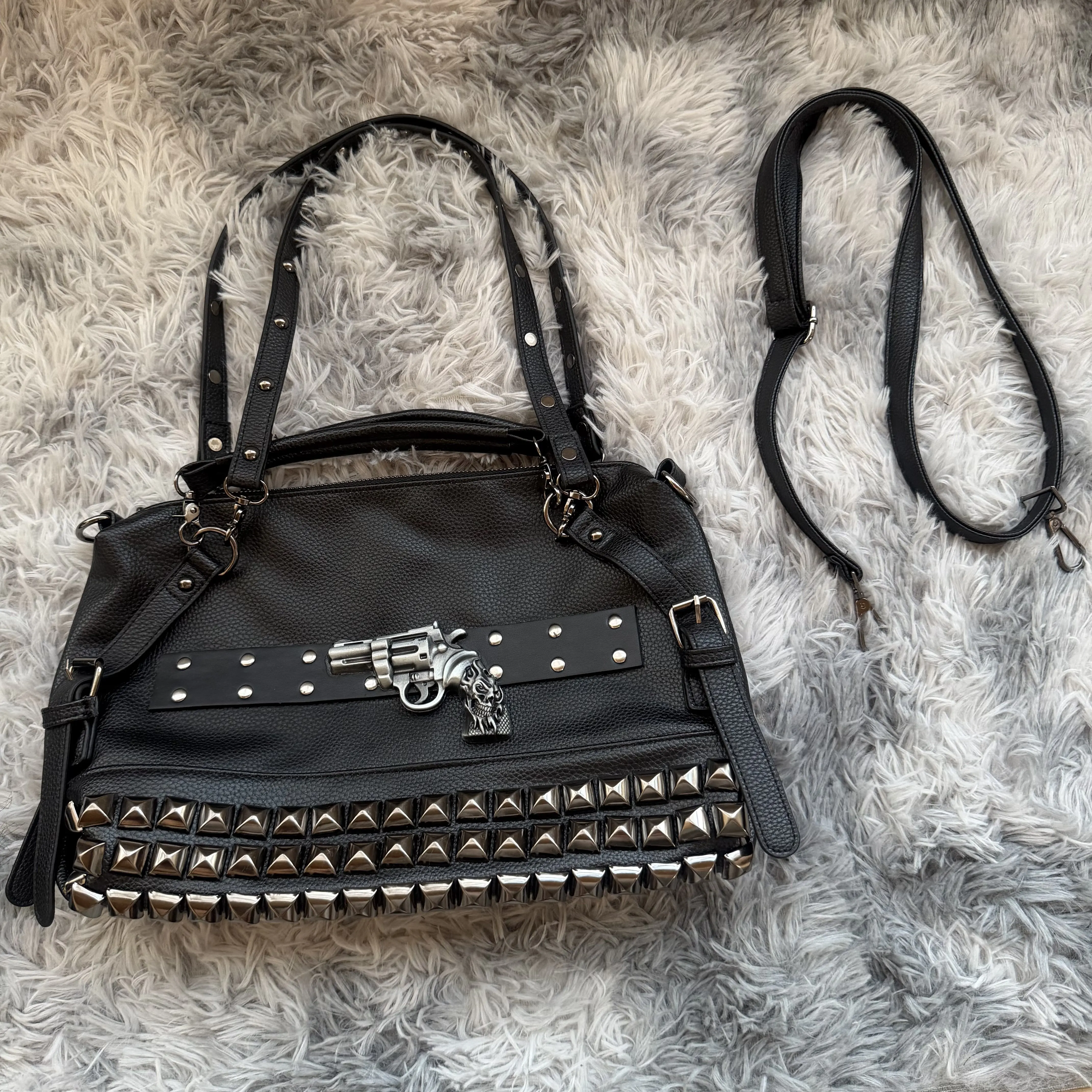 

Subculture Y2K Spicy Girl Handbags Rivet Retro Rivet Punk Motorcycle Bag Harajuku Women Trendy Single Shoulder Crossbody Bag